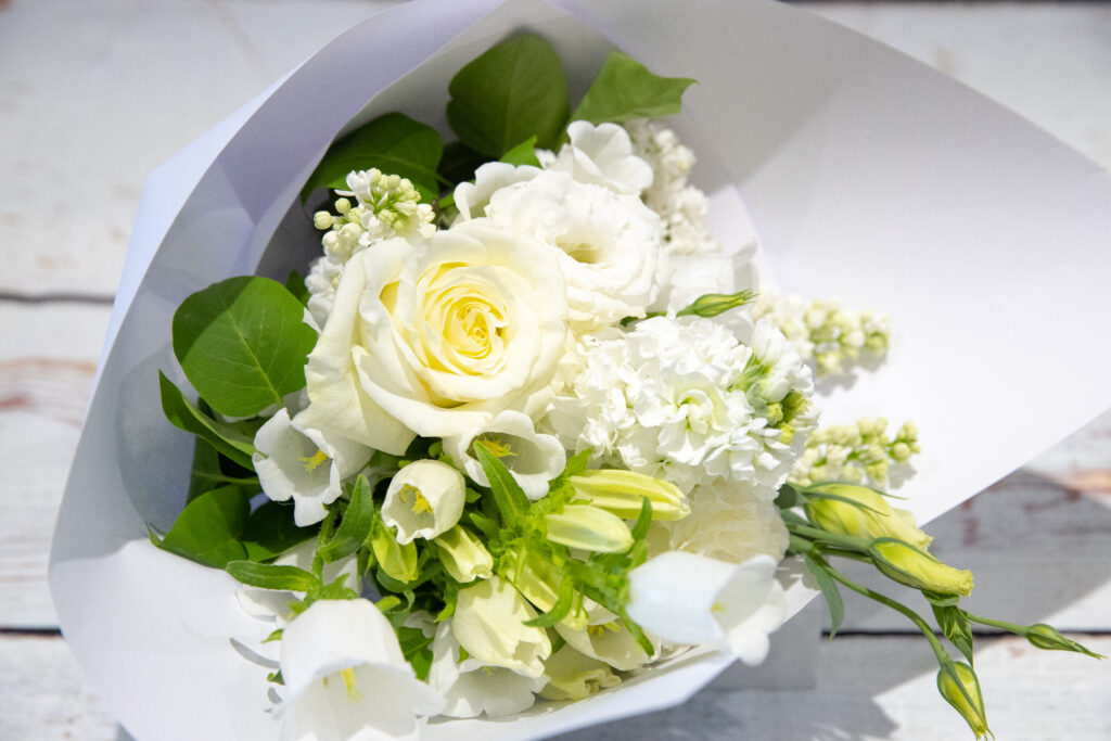 Perfect Posy – White